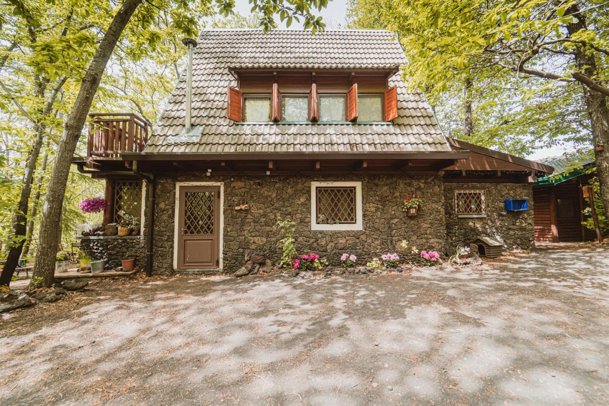 Matilde'S Chalet Etna Nature House Nicolosi Exterior foto